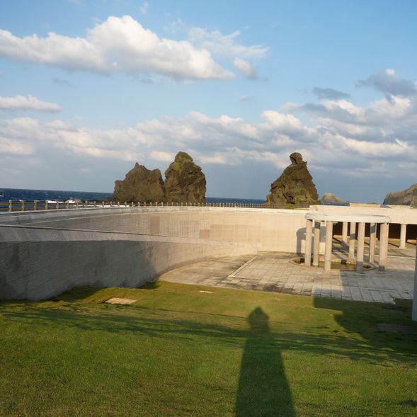 綠島環島采風,堅毅守候公館村的木訥【將軍岩】