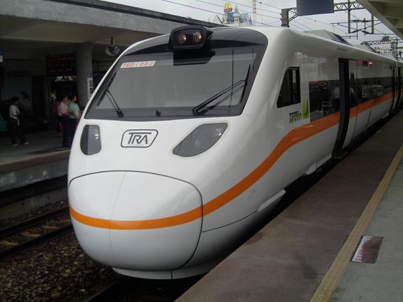 台北車站集合出發→搭乘火車~鐵道風光欣賞東部山海美景風光