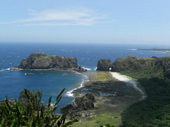 遠眺哈巴狗與睡美人,欣賞綠島開闊的海景