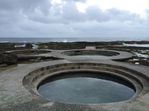 綠島海底溫泉泡湯;全世界僅日本九州、義大利西西里島和綠島,擁有難得的鹹水溫泉