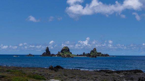 騎乘機車環遊蘭嶼美景享受這難得的悠閒