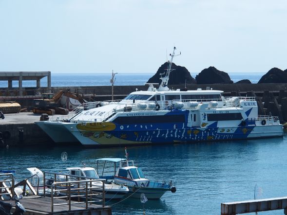 搭乘豪華客輪直達;【達悟族飛魚的故鄉-蘭嶼】