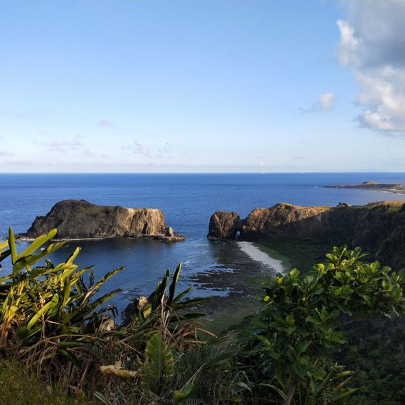 遠眺哈巴狗與睡美人,欣賞綠島開闊的海景