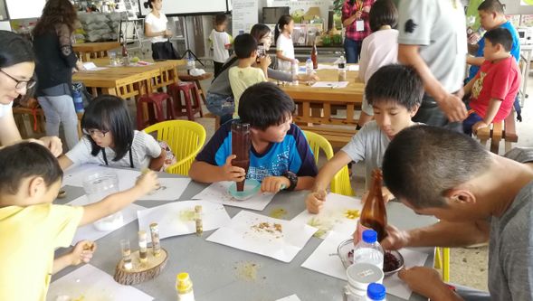 3.觸摸、攪和、研磨、過篩、嗅聞、堆疊