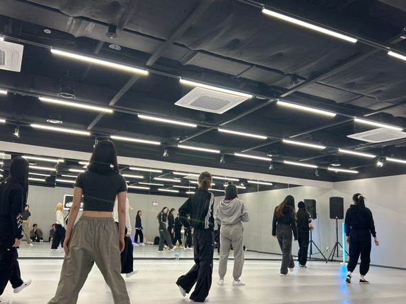 K-POP DANCE CLASS START