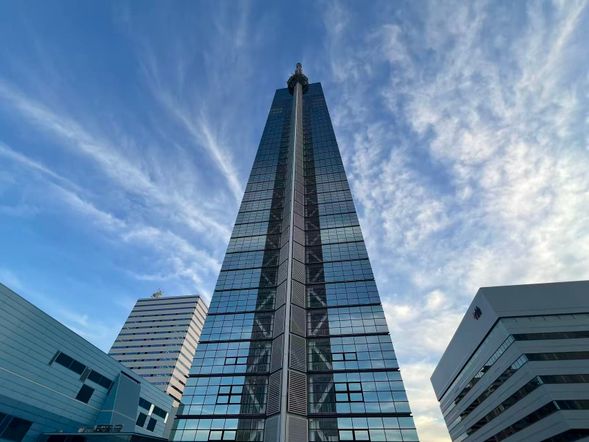 福岡塔(僅供下車)
高234公尺的海濱地標建築,可於展望台俯瞰福岡市區與博多灣景色,可選擇在此脫團。