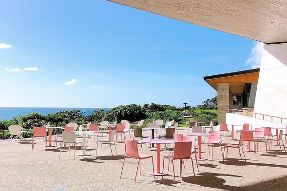 抵達星野酒店Banta Cafe(約50分鐘) ,贈送 1 杯無酒精饮料(鳳梨汁/冰or熱咖啡/茉莉花茶 擇一)
*12月30日~1月18日不停靠,改去美國村觀光50分鐘