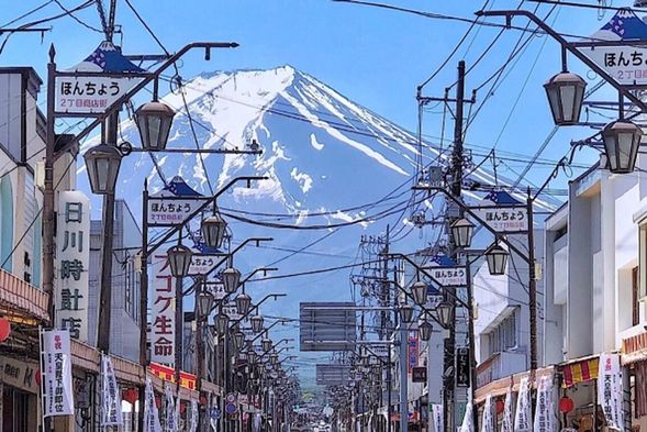 日川時計店:打卡網紅景點,觀賞富士山與街景融為一體。(停留20分鐘)