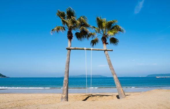 Palm Tree Swing 椰林鞦韆(停留40min)
設於海邊沙灘的人氣拍照裝置,結合椰林與海景,是人氣IG拍照點。