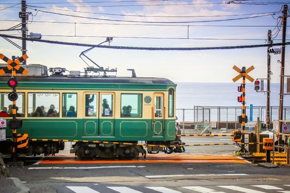 「鐮倉高等學校」位於日本神奈川縣鐮倉市境內,即是《灌籃高手》裏陵南高中的原型;車站不遠處的路口,是櫻木花道與赤木晴子打招呼這一經典畫面的取景地。(停留20分鐘)