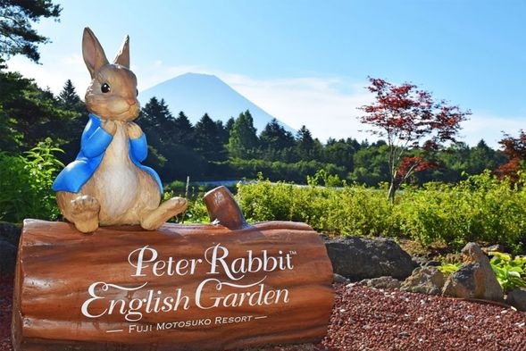 還可以走進彼得兔英式庭園的迷人繪本世界