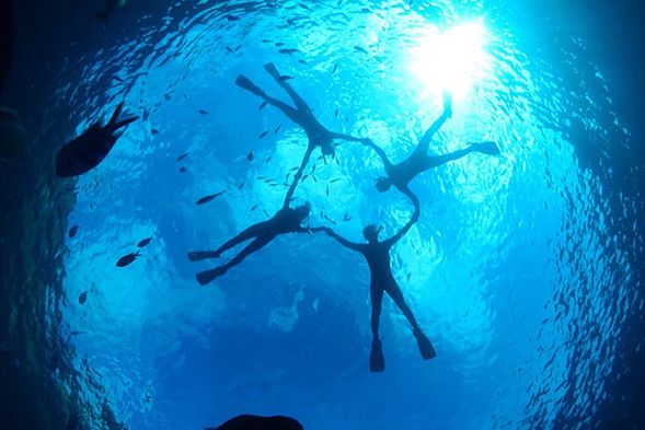 教練講解要點後開始項目體驗