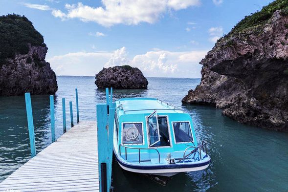 抵達新原海灘,停留50分鐘。
推薦參加玻璃船,探索海底生物,費用請自理。