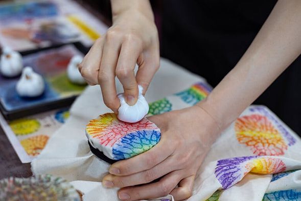 完成自己的手作,帶回家按照”固色“説明操作。