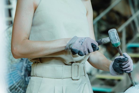 【第5堂|造型深化與細部調整】
✦ 針對作品進行造型深化,修整轉折與結構,強化線條流動與量體張力,使作品更具表現力與完整度。