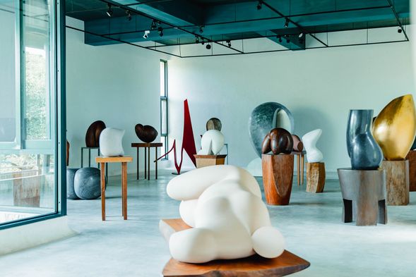 【第11堂|策展概念與作品展示規劃】
✦ 學習策展思維,包含展覽主題設定、作品擺放、動線與觀看角度的安排,親手規劃屬於自己作品的展示方式。