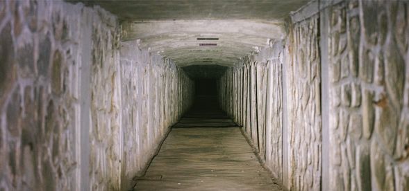 宛如迷宮的大型地下坑道