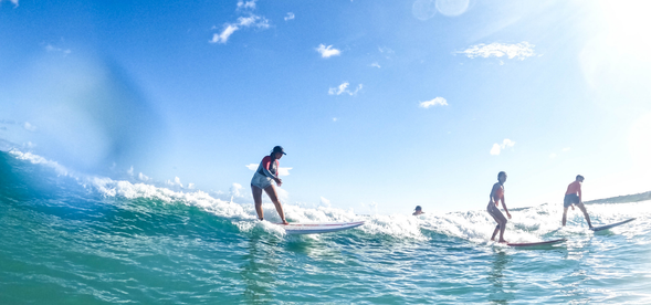 實際操作~教練會幫你推板,照著教練的指示,站起來!