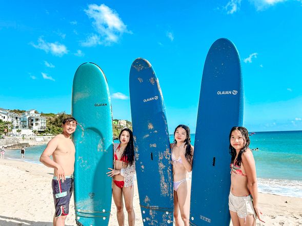 衝完浪留個合影,有機會再回來教練教你技巧更上一層樓~
(喜歡的話,未來可以回來玩快艇滑水囉)