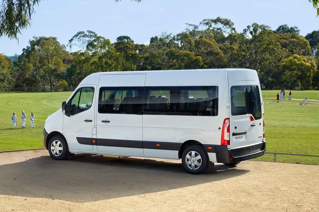 团后送机(9人+9件行李)