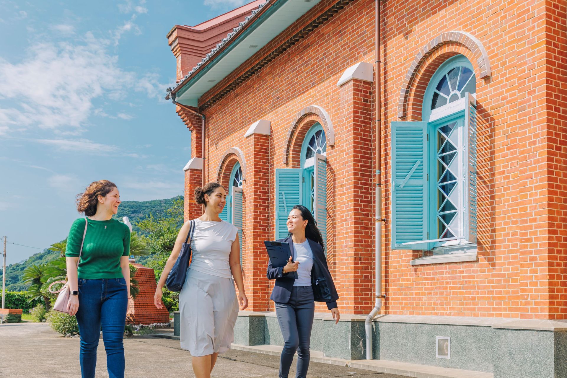 Travel with Nagasaki crew Guide !