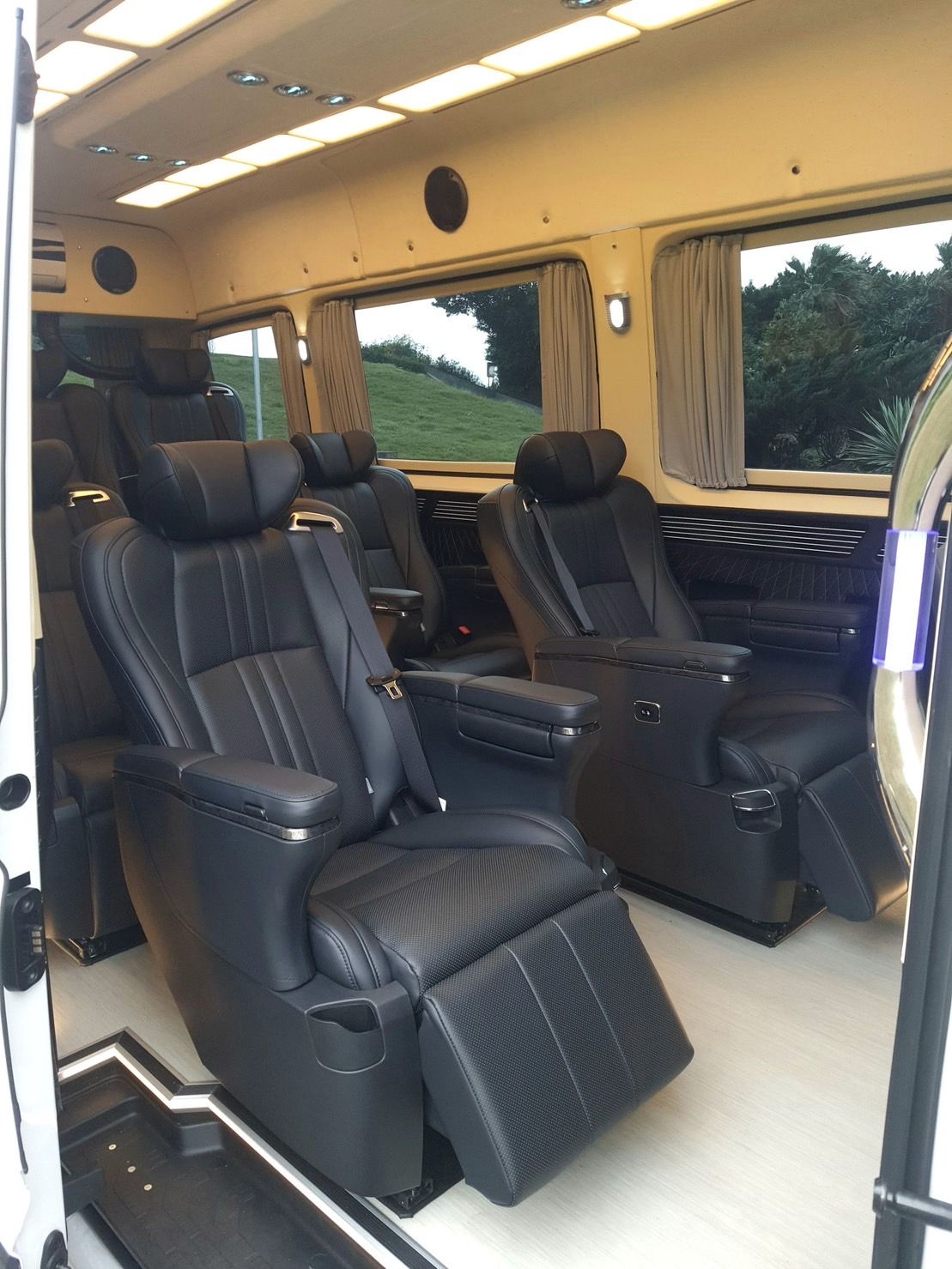 VIPワゴン車追加